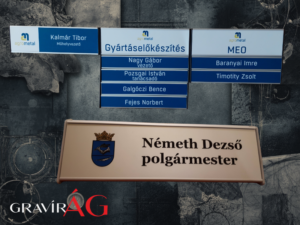 Aluminium táblarendszer - ajtófeliratok