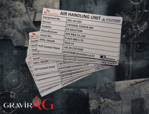 Fehér műanyag adattábla